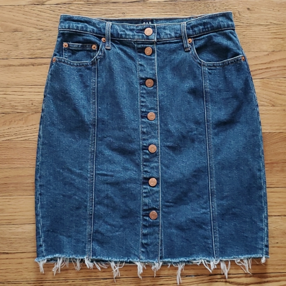 Like New GAP Button Front Denim Pencil Skirt